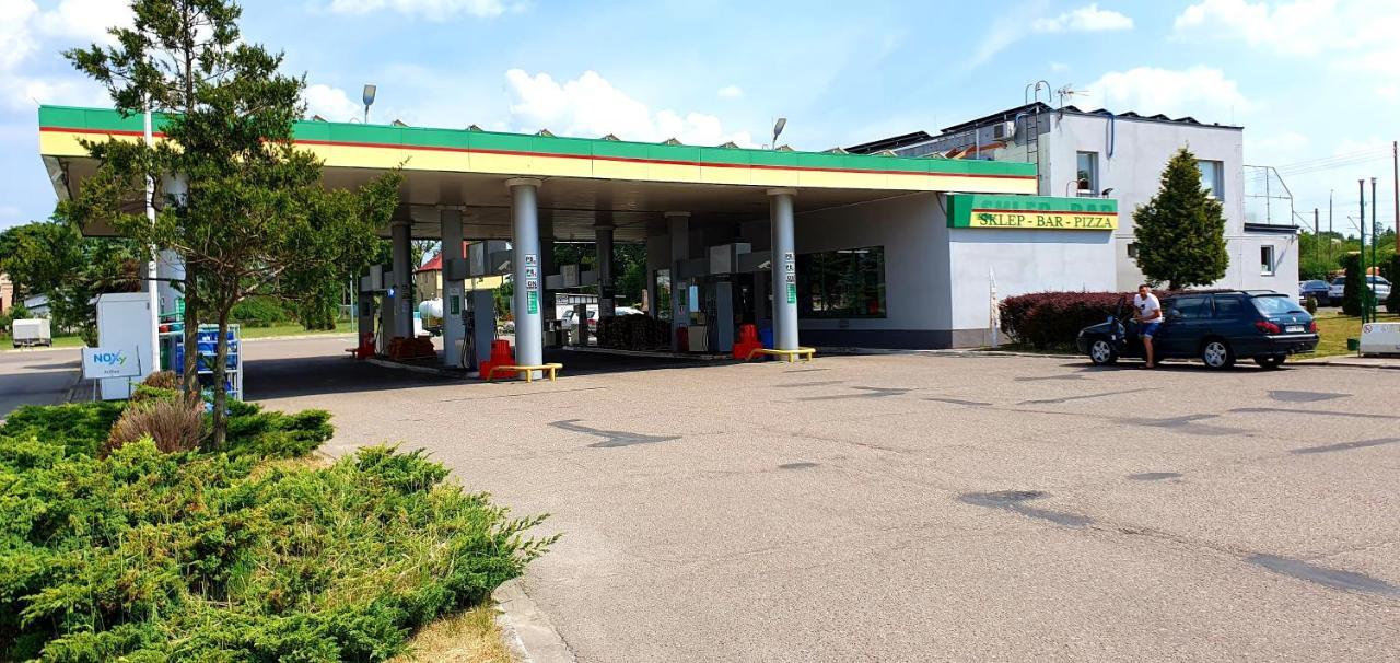 Motel Na Stacji Paliw Устроне Морске Екстериор снимка