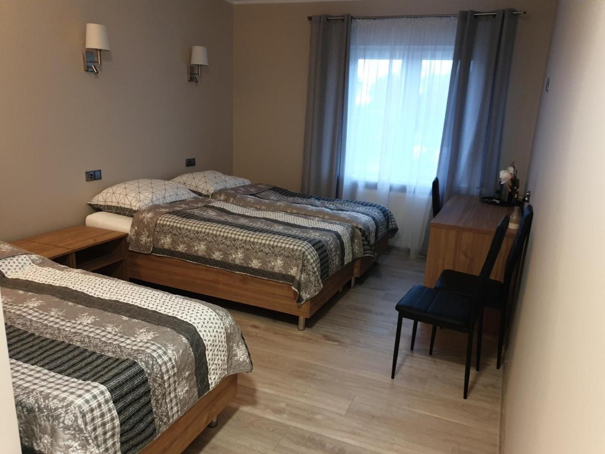 Motel Na Stacji Paliw Устроне Морске Екстериор снимка