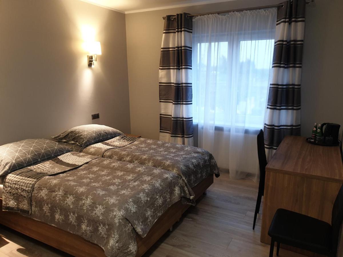Motel Na Stacji Paliw Устроне Морске Екстериор снимка